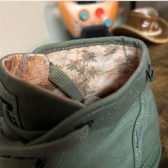 Billabong vintage style canvas and rubber safari combat boots, olive green - Picture 7 of 8